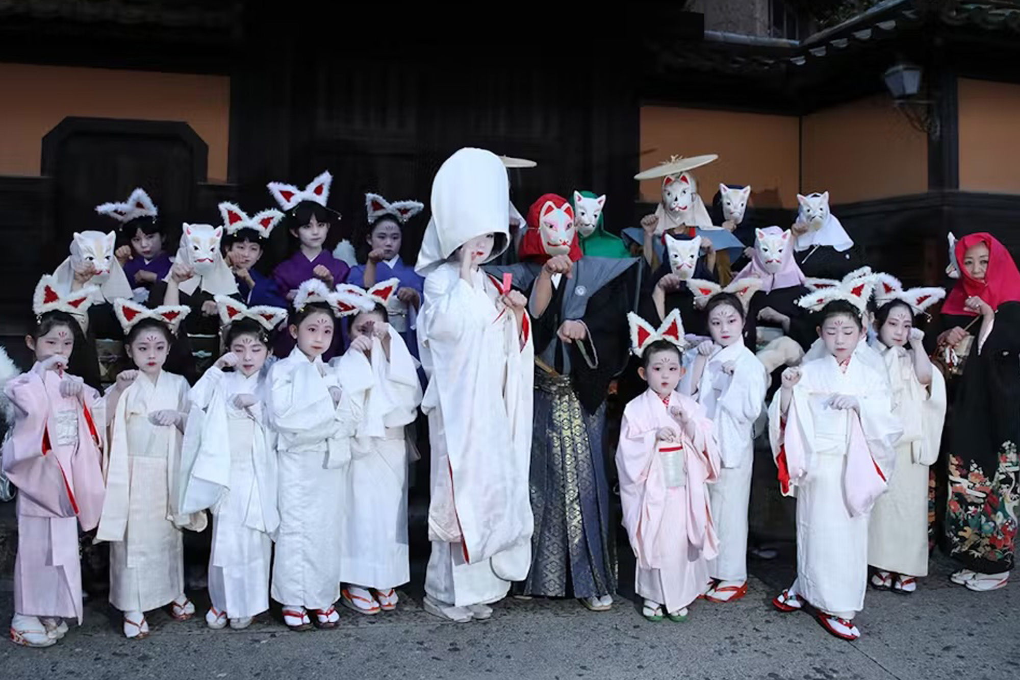 狐の嫁入り行列